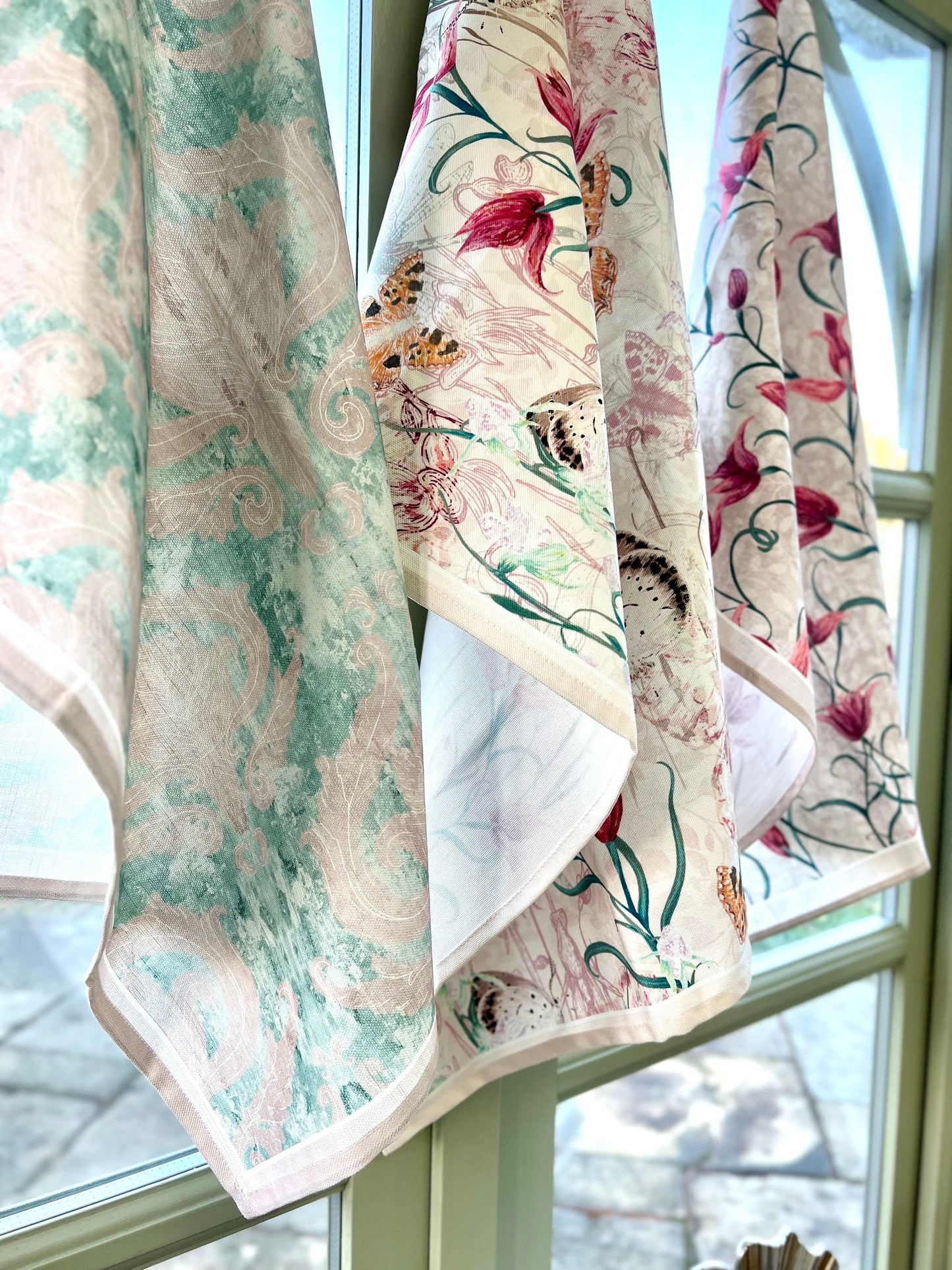 Wintergreen Damask 100% Cotton Tea Towel